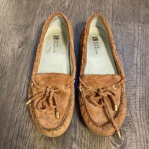 White mountain tan loafers